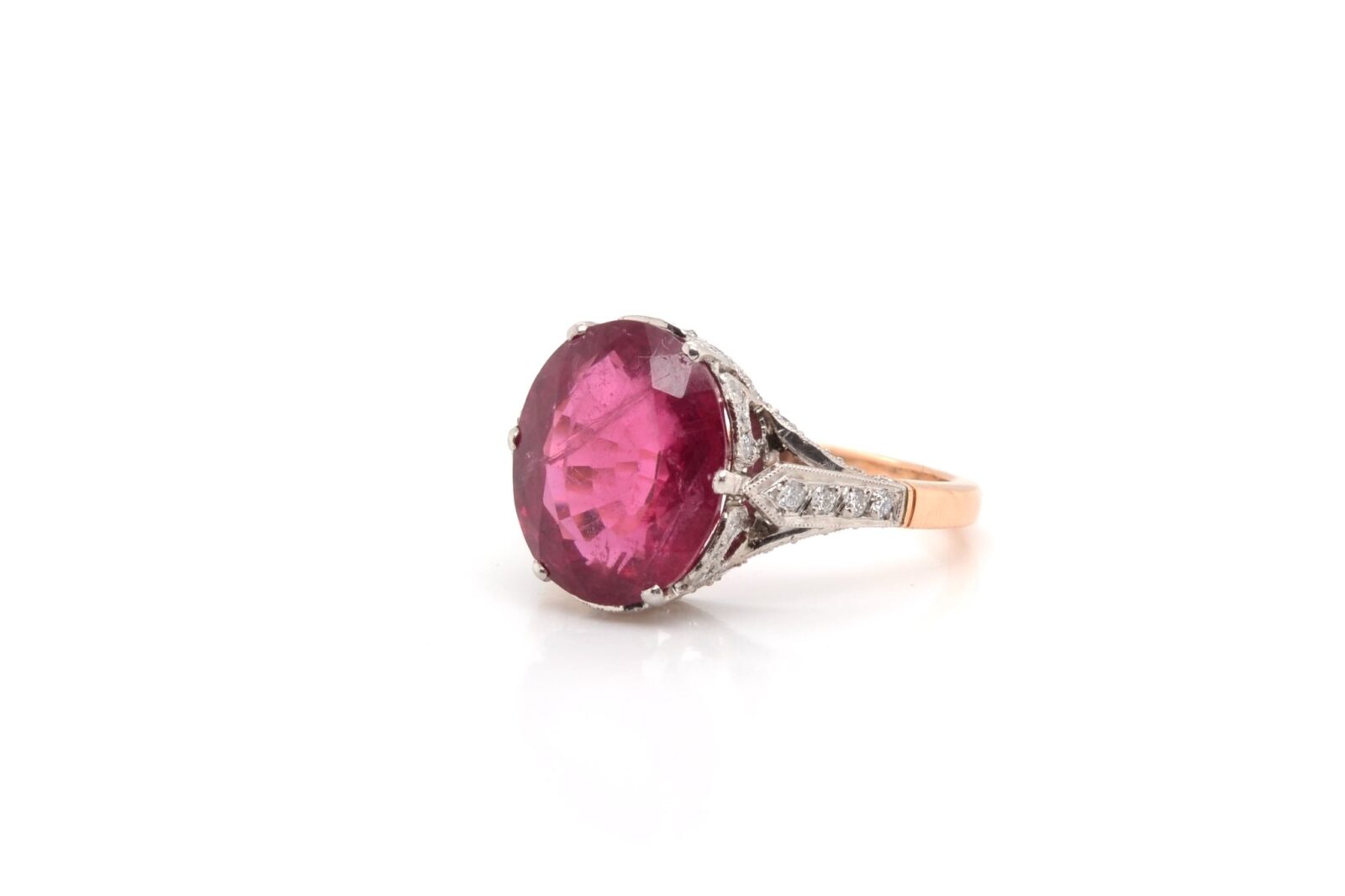 Bague sertie d'un rubellite 5,41 carats