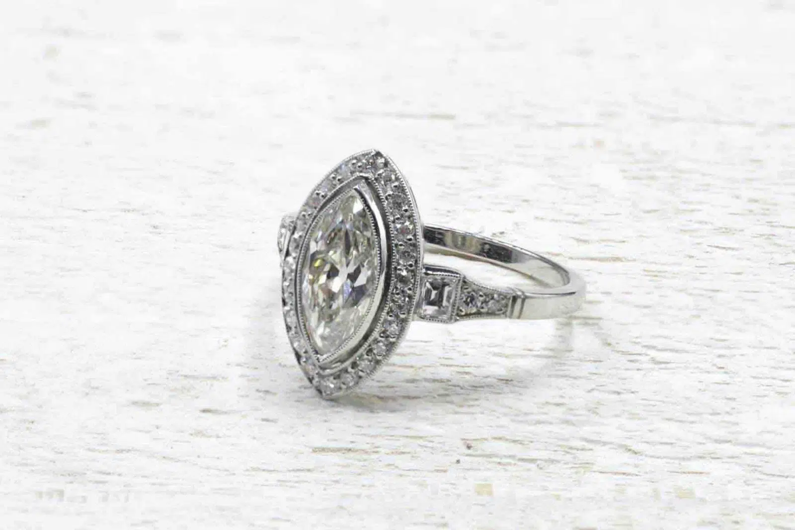 bague diamant de taille navette